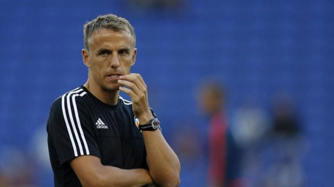 Phil Neville asumió con polémica como nuevo entrenador de la selección femenina inglesa Phil Neville asumió con polémica como nuevo entrenador de la selección femenina inglesa