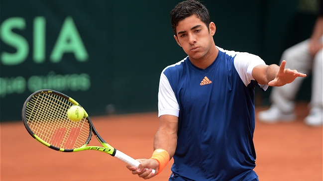 Christian Garín avanzó a cuartos de final por retiro de su rival Christian Garín avanzó a cuartos de final por retiro de su rival
