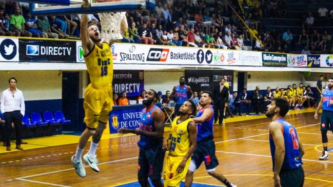 U. de Concepción dominó a la UC y accedió a las semifinales de la Conferencia Centro de la LNB U. de Concepción dominó a la UC y accedió a las semifinales de la Conferencia Centro de la LNB