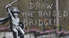 Concejal inglés pide limpiar mural de Banksy que no considera \