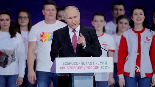 Vladimir Putin se disculpó ante atletas rusos por no haberlos podido defender Vladimir Putin se disculpó ante atletas rusos por no haberlos podido defender