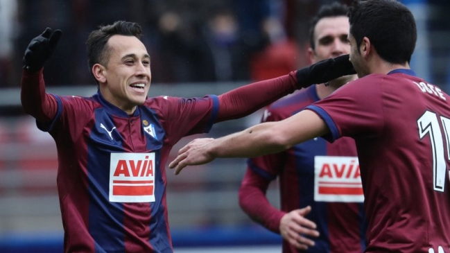 Fabián Orellana fue gran figura en triunfo de Eibar sobre Sevilla Fabián Orellana fue gran figura en triunfo de Eibar sobre Sevilla