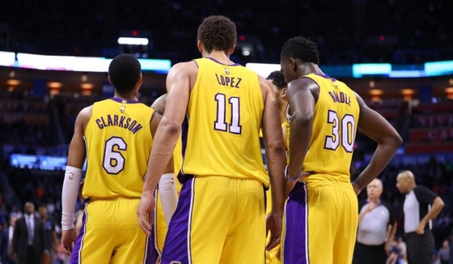 Los Lakers le propinaron a Oklahoma City su cuarta caída seguida Los Lakers le propinaron a Oklahoma City su cuarta caída seguida