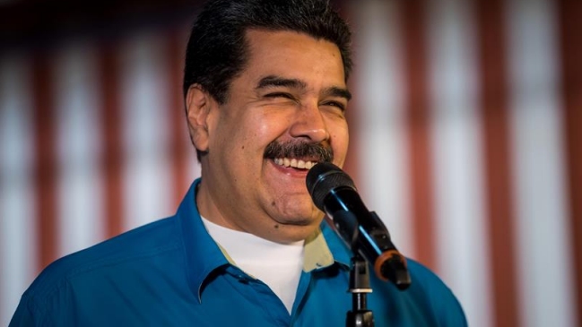 Polémica genera invitación a Maduro al cambio de mando de Piñera