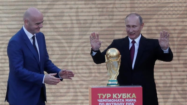 Putin e Infantino analizarán preparativos del Mundial el 12 de febrero en Sochi Putin e Infantino analizarán preparativos del Mundial el 12 de febrero en Sochi