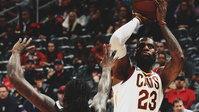 LeBron James guió a un mermado Cleveland Cavaliars al triunfo sobre Atlanta Hawks LeBron James guió a un mermado Cleveland Cavaliars al triunfo sobre Atlanta Hawks
