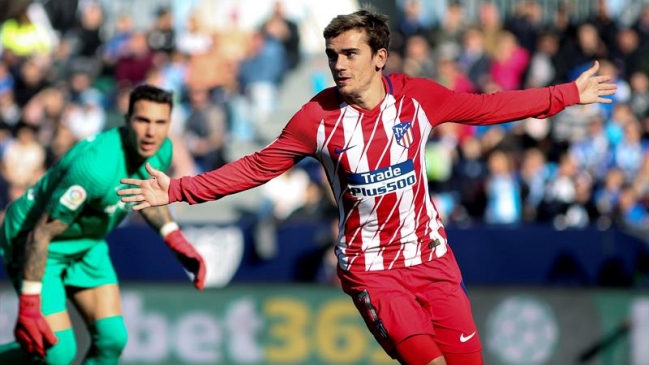 Manuel Iturra sufrió en cancha derrota de Málaga frente a Atlético de Madrid Manuel Iturra sufrió en cancha derrota de Málaga frente a Atlético de Madrid