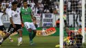 Esteban Paredes aprovechó una floja reacción de Nicolás Peric para abrir la cuenta en el Monumental
