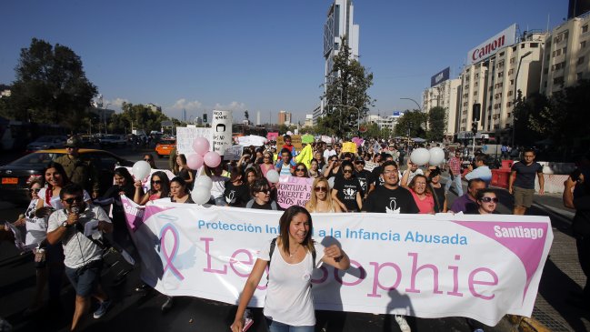 Miles de personas marcharon por creación de 