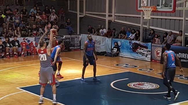 Los Leones y U. de Concepción aumentaron su ventaja en semifinales del Centro Los Leones y U. de Concepción aumentaron su ventaja en semifinales del Centro
