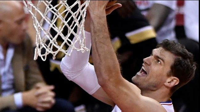 El brasileño Tiago Splitter anunció su retiro del baloncesto El brasileño Tiago Splitter anunció su retiro del baloncesto