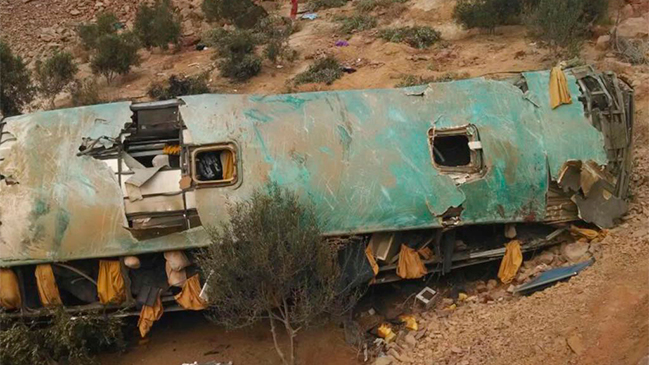 Tragedia en Arequipa: Confirman 35 muertos luego de caer bus a un abismo Tragedia en Arequipa: Confirman 35 muertos luego de caer bus a un abismo