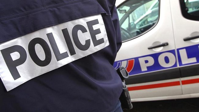 Hombre pasó tres meses muerto en su sofá sin que nadie se diera cuenta