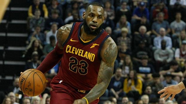 LeBron James vuelve a ser decisivo en victoria de Cavaliers LeBron James vuelve a ser decisivo en victoria de Cavaliers