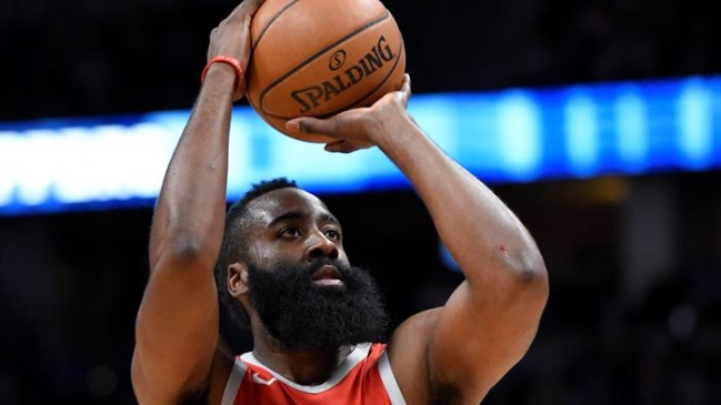 James Harden comandó el decimocuarto triunfo seguido de Houston Rockets James Harden comandó el decimocuarto triunfo seguido de Houston Rockets