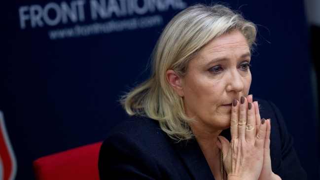 Marine Le Pen fue imputada por publicar fotos de ejecuciones del Estado Islámico