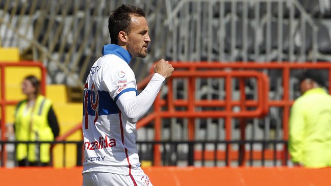 U. Católica quiere prolongar su camino triunfal en visita al Deportes Iquique de Miguel Riffo U. Católica quiere prolongar su camino triunfal en visita al Deportes Iquique de Miguel Riffo