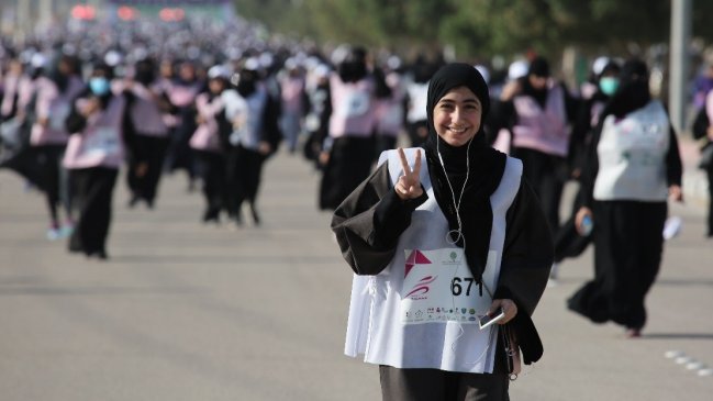 Mujeres de Arabia Saudita corrierron su primera carrera Mujeres de Arabia Saudita corrierron su primera carrera