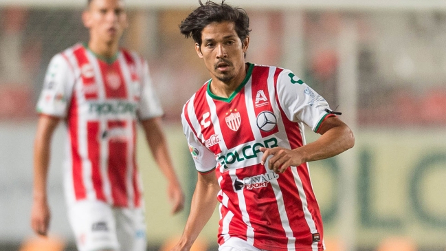 Matías Fernández fue expulsado en caída de Necaxa ante Santos Laguna