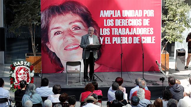 Partido Comunista recuerda legado de Gladys Marín y su lucha contra Pinochet Partido Comunista recuerda legado de Gladys Marín y su lucha contra Pinochet