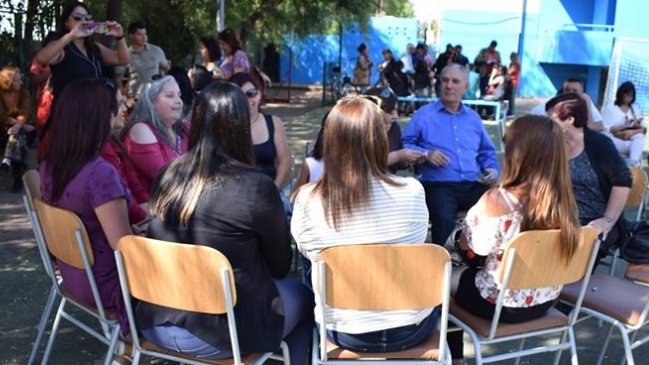 Profesores de Cerro Navia, Pudahuel y Lo Prado bajan paralización, pero seguirán en alerta Profesores de Cerro Navia, Pudahuel y Lo Prado bajan paralización, pero seguirán en alerta
