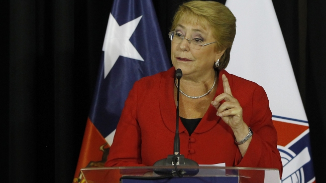 Identidad de género: Presidenta Bachelet pide reponer norma para menores de edad