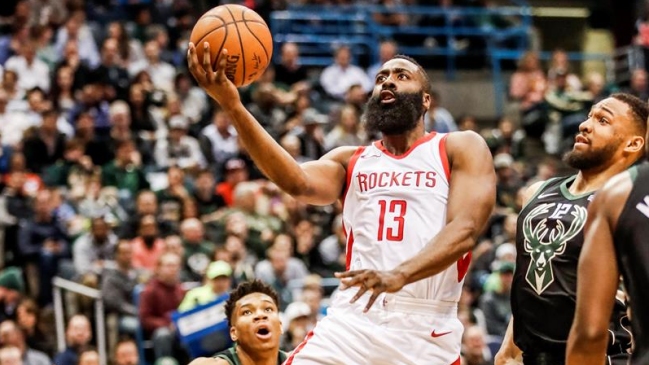 James Harden y los Rockets acumularon 17 triunfos consecutivos en la NBA James Harden y los Rockets acumularon 17 triunfos consecutivos en la NBA