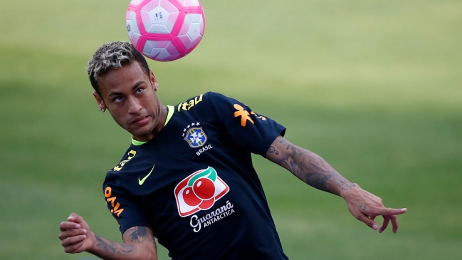 Ronaldo aconsejó a Neymar: Que se centre en su bienestar y que se proteja de la presión Ronaldo aconsejó a Neymar: Que se centre en su bienestar y que se proteja de la presión