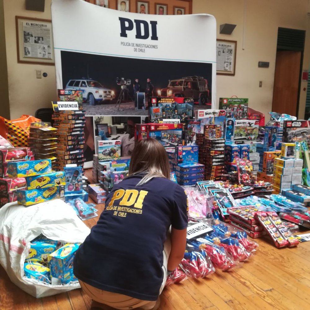 Antofagasta: PDI incautó 15 millones de pesos en juguetes falsificados Antofagasta: PDI incautó 15 millones de pesos en juguetes falsificados