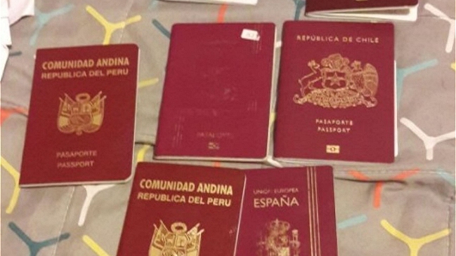 Policía peruana desarticuló banda que falsificaba pasaportes chilenos Policía peruana desarticuló banda que falsificaba pasaportes chilenos