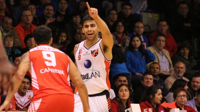 Las Ánimas superó a Valdivia y dio el primer golpe en la final de la Conferencia Sur Las Ánimas superó a Valdivia y dio el primer golpe en la final de la Conferencia Sur