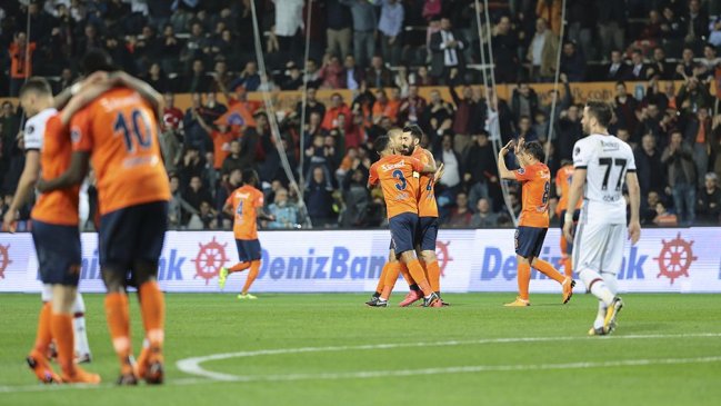 Gary Medel fue titular en caída que alejó a Besiktas del liderato