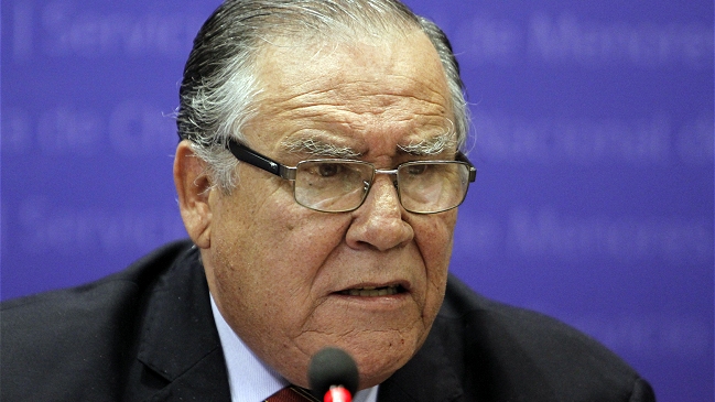 Ex ministro Campos admitió que se negó a firmar decreto para cerrar Punta Peuco Ex ministro Campos admitió que se negó a firmar decreto para cerrar Punta Peuco