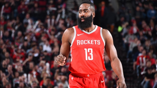 James Harden sumó 42 puntos para liderar un nuevo triunfo de los Rockets James Harden sumó 42 puntos para liderar un nuevo triunfo de los Rockets
