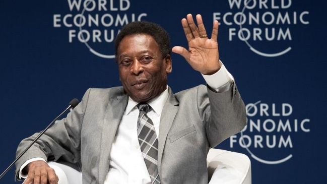  Pelé canceló su viaje a Rusia por recomendación médica  