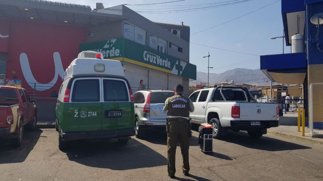 Delincuentes huyeron con más de tres millones en efectivo desde una farmacia en Antofagasta Delincuentes huyeron con más de tres millones en efectivo desde una farmacia en Antofagasta
