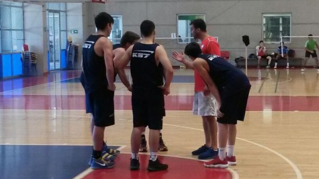 Entrenador de la sub 18 de baloncesto analizó a sus rivales en el Pre Mundial de Canadá Entrenador de la sub 18 de baloncesto analizó a sus rivales en el Pre Mundial de Canadá