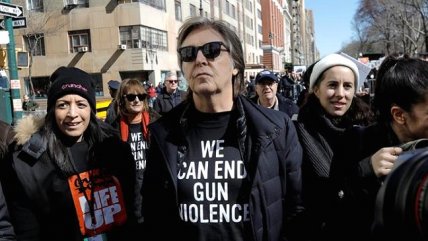 Paul McCartney marchó en Nueva York contra las armas y recordando a John Lennon    Paul McCartney marchó en Nueva York contra las armas y recordando a John Lennon