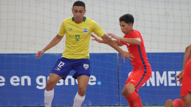 Chile sufrió una aplastante derrota ante Brasil en Sudamericano sub 18 de fútbol sala Chile sufrió una aplastante derrota ante Brasil en Sudamericano sub 18 de fútbol sala