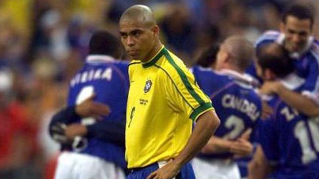 Ronaldo relató su polémico ataque convulsivo antes de la final de Francia 1998 Ronaldo relató su polémico ataque convulsivo antes de la final de Francia 1998