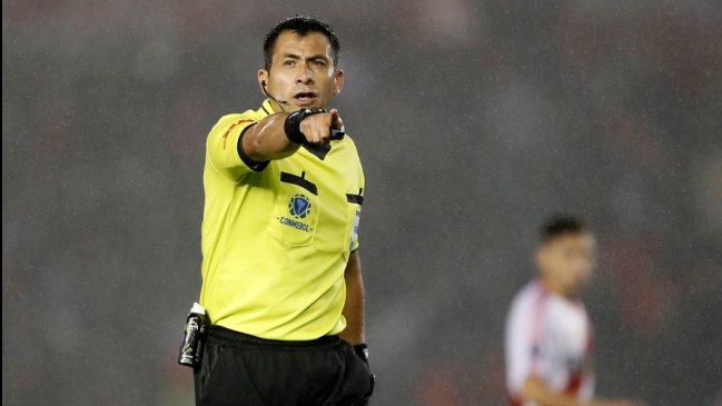 Julio Bascuñán y su presencia en el Mundial: Es un respaldo al arbitraje chileno Julio Bascuñán y su presencia en el Mundial: Es un respaldo al arbitraje chileno