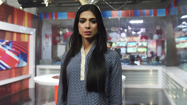 Primera presentadora de TV transexual rompe barreras en Pakistán Primera presentadora de TV transexual rompe barreras en Pakistán