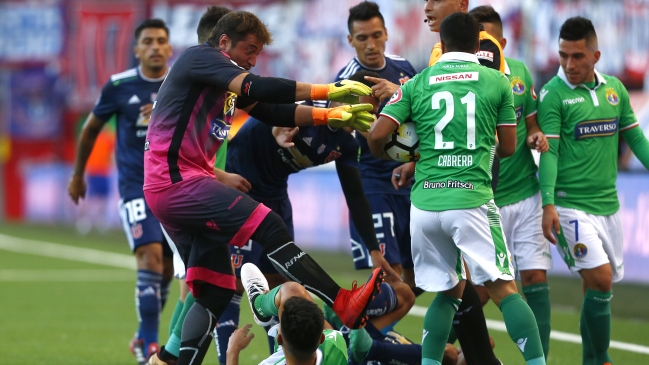 Nicolás Peric invitó a pelear a un hincha de Audax Italiano tras perder en La Florida Nicolás Peric invitó a pelear a un hincha de Audax Italiano tras perder en La Florida