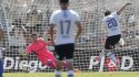 Colo Colo golpeó primero en el clásico ante la UC con un penal de Jaime Valdés