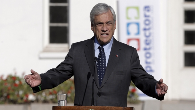 Piñera firmó proyecto sobre infancia y criticó a partidos por restarse de comisión Piñera firmó proyecto sobre infancia y criticó a partidos por restarse de comisión