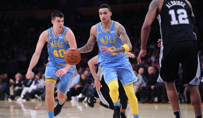 Los Lakers dejaron a San Antonio al borde de la cornisa en la NBA Los Lakers dejaron a San Antonio al borde de la cornisa en la NBA