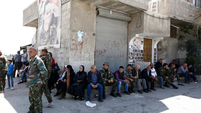 Siria: Al menos 40 muertos en un ataque químico, según ONG