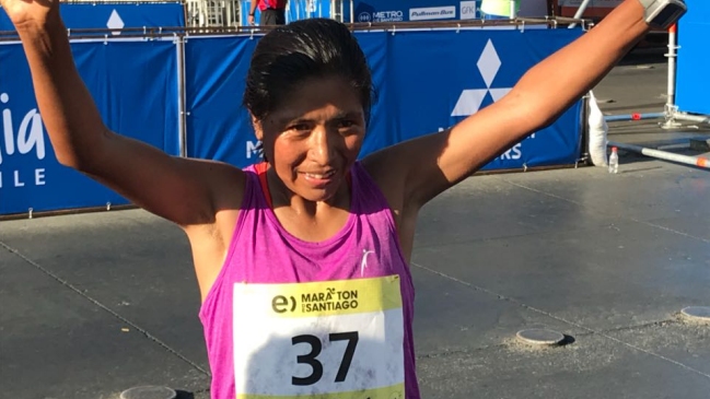 Nicolasa Condori y Daverso Ramos de Perú ganaron los 21K del Maratón de Santiago Nicolasa Condori y Daverso Ramos de Perú ganaron los 21K del Maratón de Santiago
