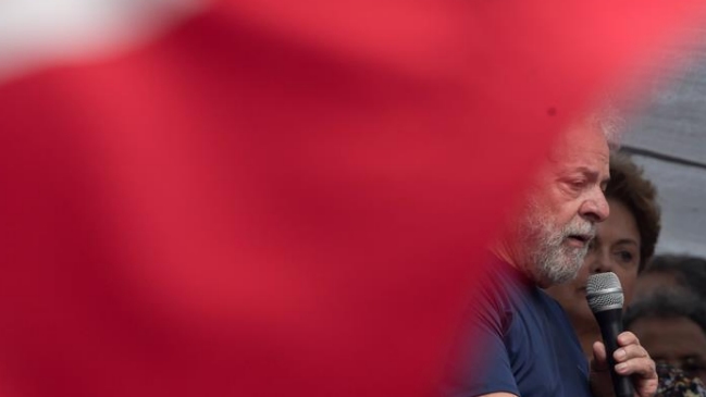 La izquierda brasileña busca candidato tras encarcelamiento de Lula