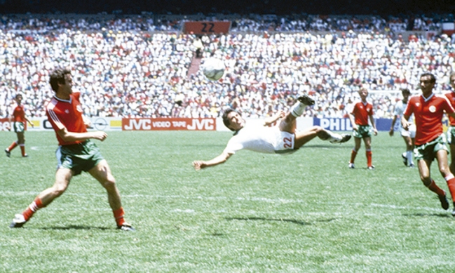 Eligen gol del mexicano Negrete como el mejor de la historia del Mundial Eligen gol del mexicano Negrete como el mejor de la historia del Mundial
